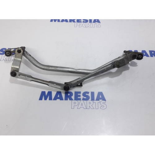 Peugeot - 207 - Wiper mechanism