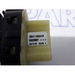 Renault - Clio - Multi-functional window switch