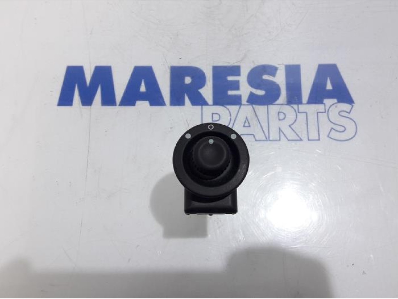 Renault - Clio - Mirror switch