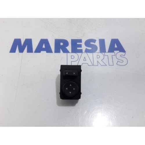 Fiat - Punto Evo - Mirror switch