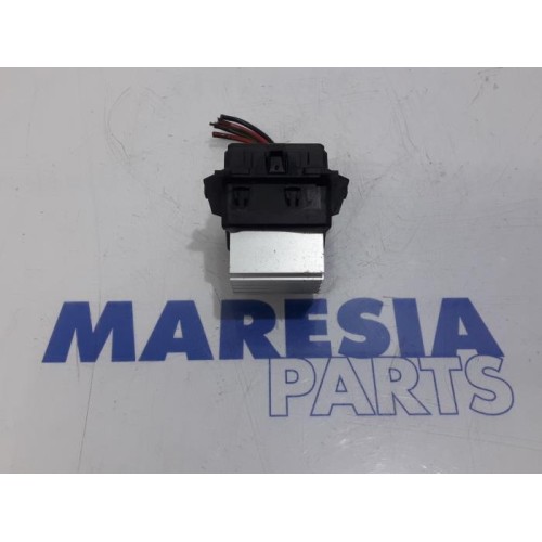 Renault - Clio - Heater resistor