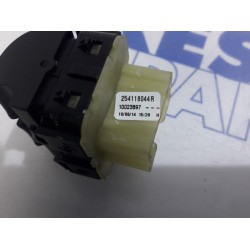 Renault - Clio - Multi-functional window switch
