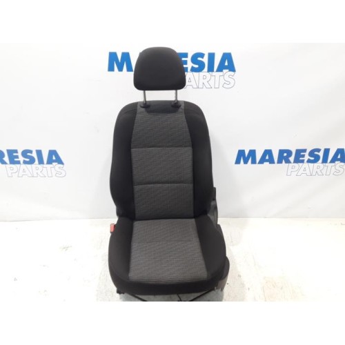 Peugeot - 207 - Sitz links