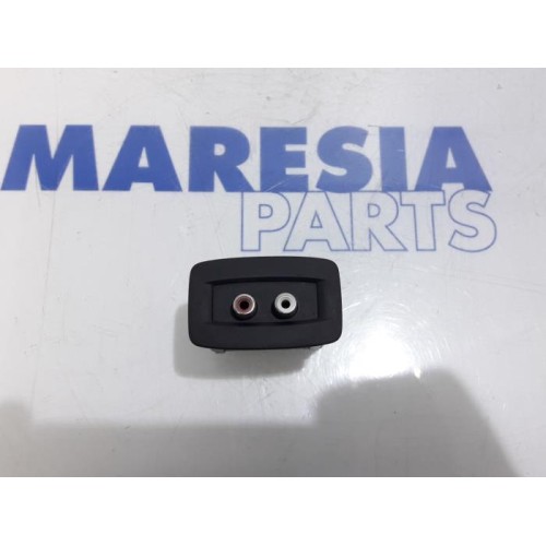 Renault - Master - AUX / USB connection