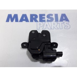 Renault - Scenic - Tailgate lock mechanism