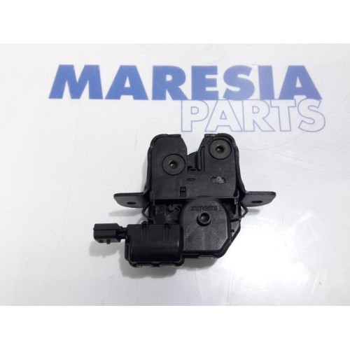 Renault - Scenic - Tailgate lock mechanism