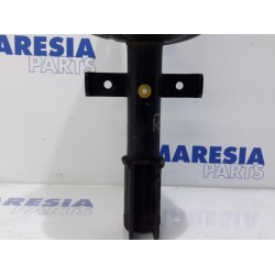 Renault - Clio - Front shock absorber rod, right