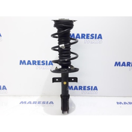 Renault - Clio - Front shock absorber rod, right