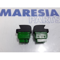 Peugeot - 107 - Multi-functional window switch