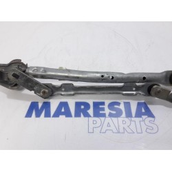 Peugeot - 107 - Wiper mechanism