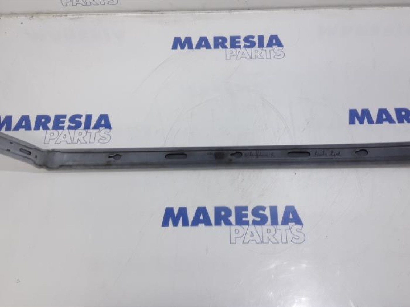 Fiat - Doblo - Sliding door rail, right