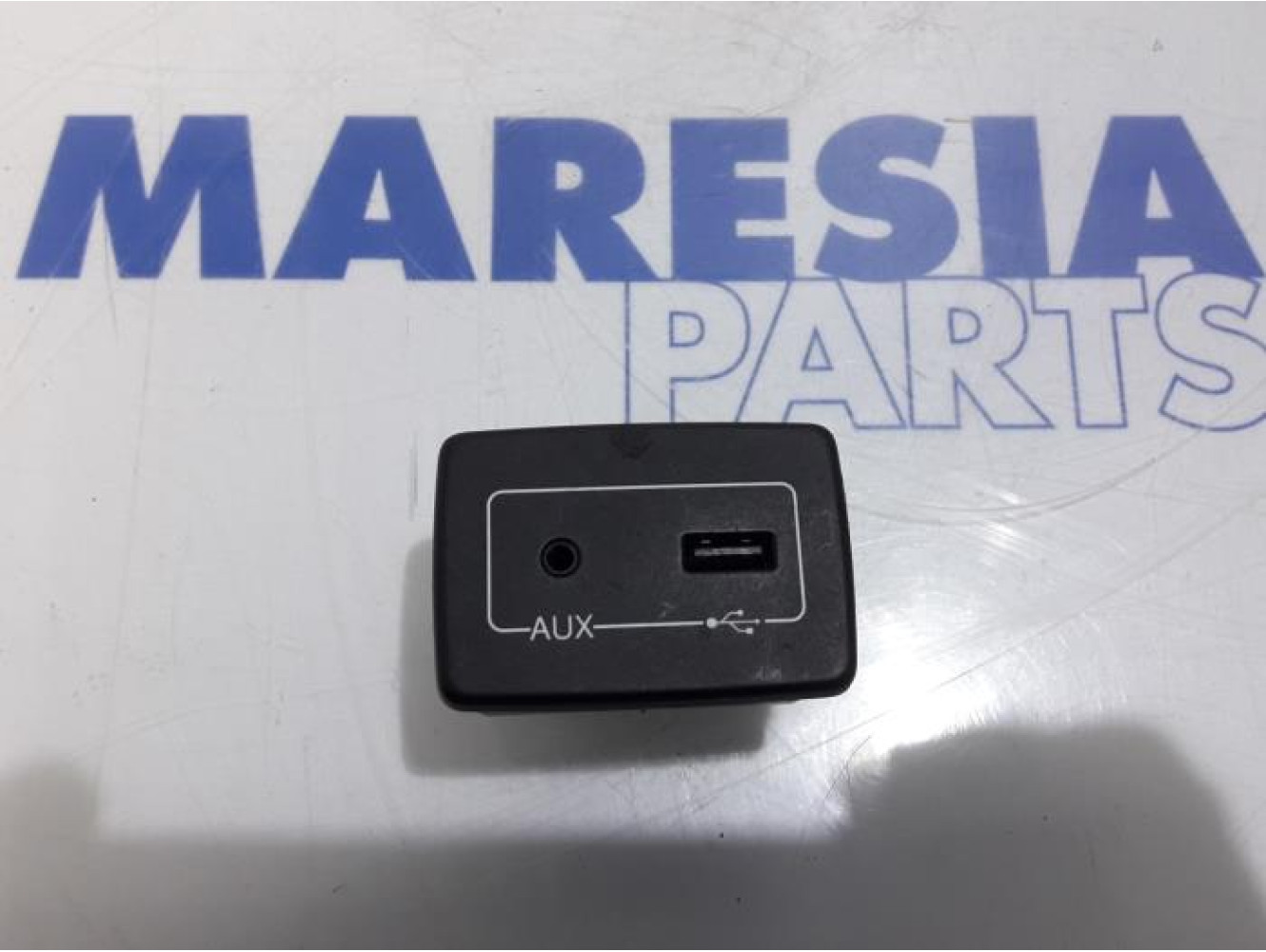 Fiat - Doblo - AUX/USB aansluiting