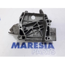 Renault - Kangoo - Engine mount