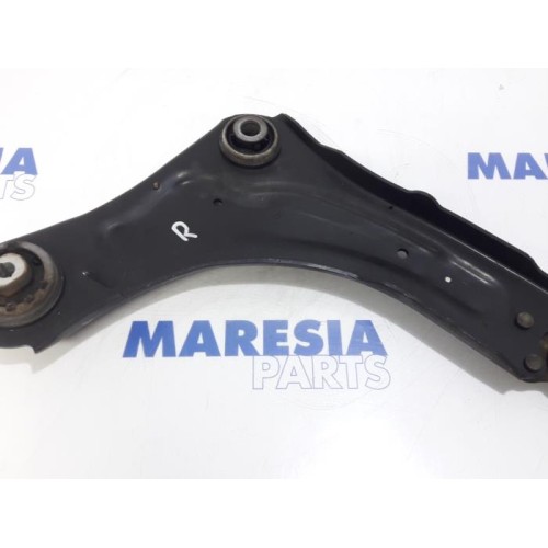 Renault - Scenic - Front lower wishbone, right