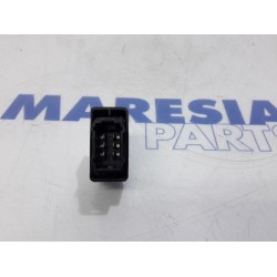Citroen - Berlingo - Multi-functional window switch