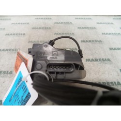 Renault - Laguna - Rear door mechanism 4-door, right