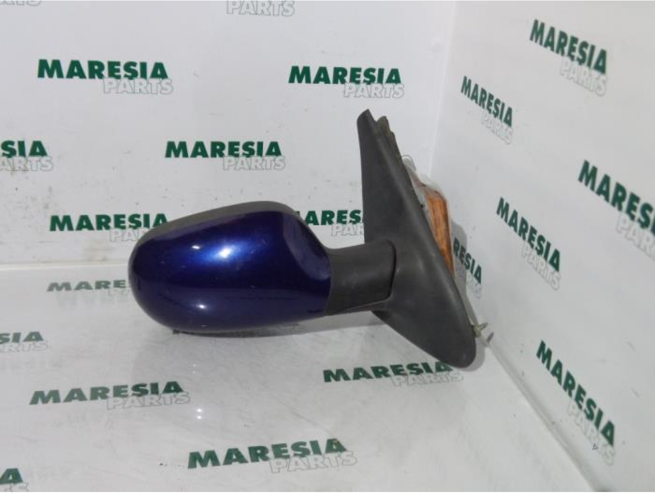 Renault - Megane - Wing mirror, right