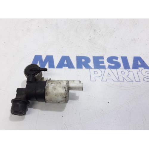 Citroen - C5 - Scheibensprüherpumpe vorne