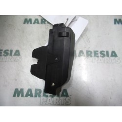 Citroen - Picasso - Tailgate lock mechanism