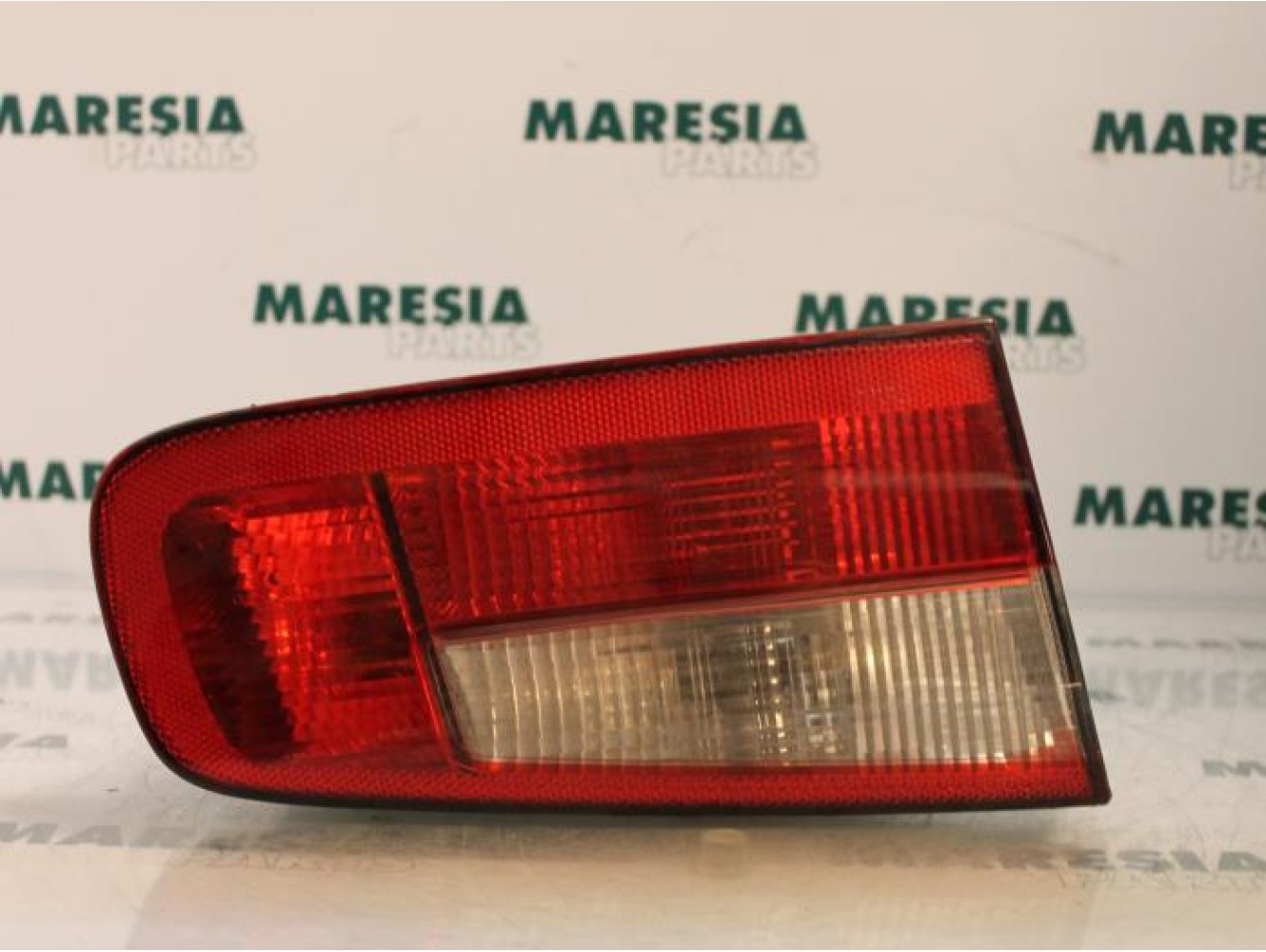 Renault - Laguna - Taillight, left