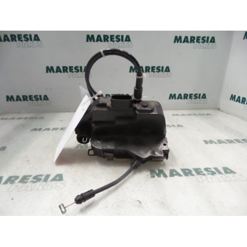 Renault - Megane - Front door lock mechanism 4-door, right