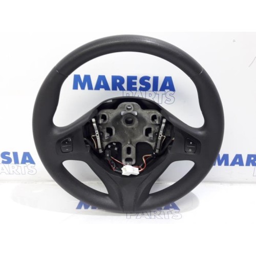 Renault - Clio - Steering wheel
