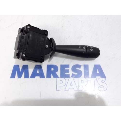 Renault - Clio - Wiper switch