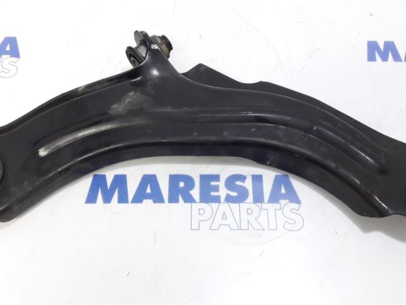 Renault - Clio - Front lower wishbone, left