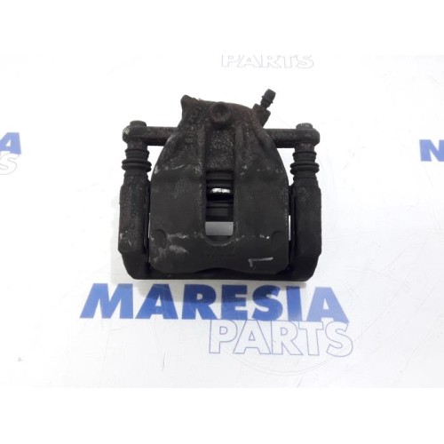 Renault - Clio - Front brake calliper, left