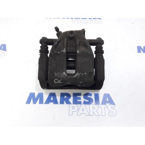 Renault - Clio - Front brake calliper, right