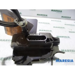 Renault - Laguna - Door lock mechanism 4-door, front left