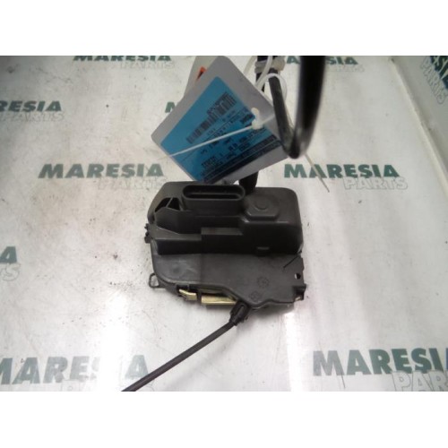 Renault - Megane - Rear door mechanism 4-door, right