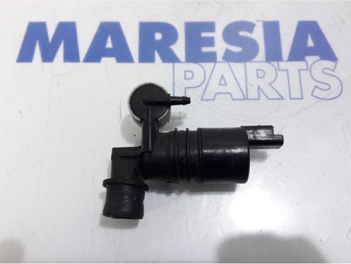 Peugeot - 3008 - Scheibensprüherpumpe vorne
