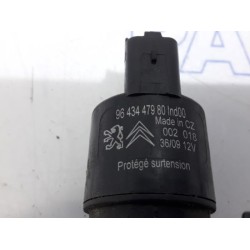 Peugeot - 3008 - Scheibensprüherpumpe vorne