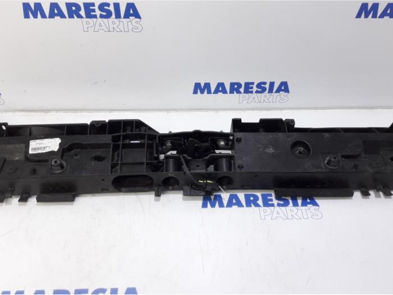 Renault - Captur - Lock plate