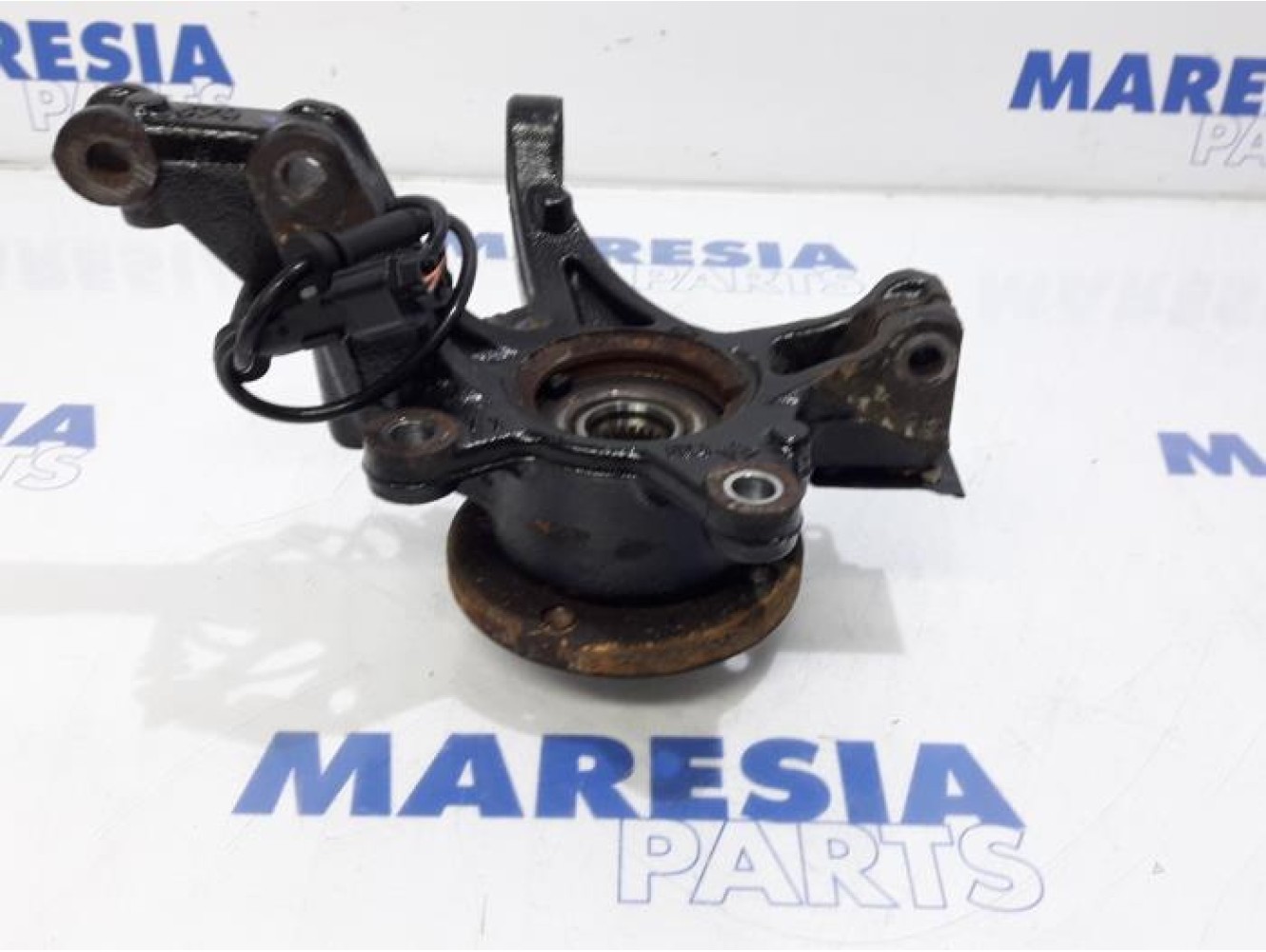 Renault - Captur - Knuckle, front right