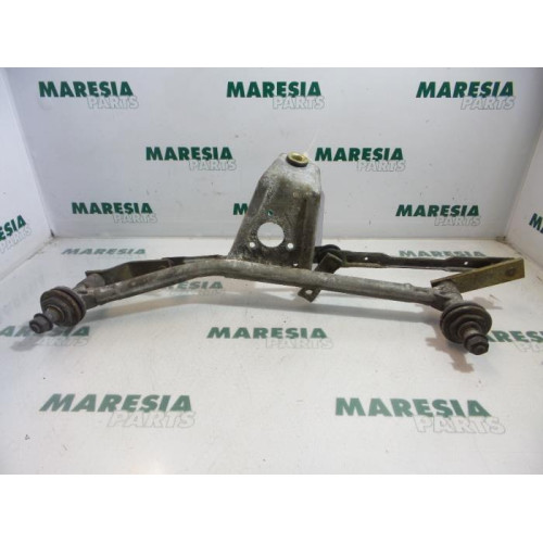 Peugeot - 206 - Wiper mechanism