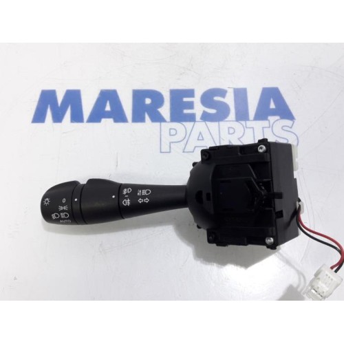 Renault - Captur - Indicator switch