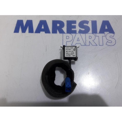 Renault - Captur - GPS Antenne