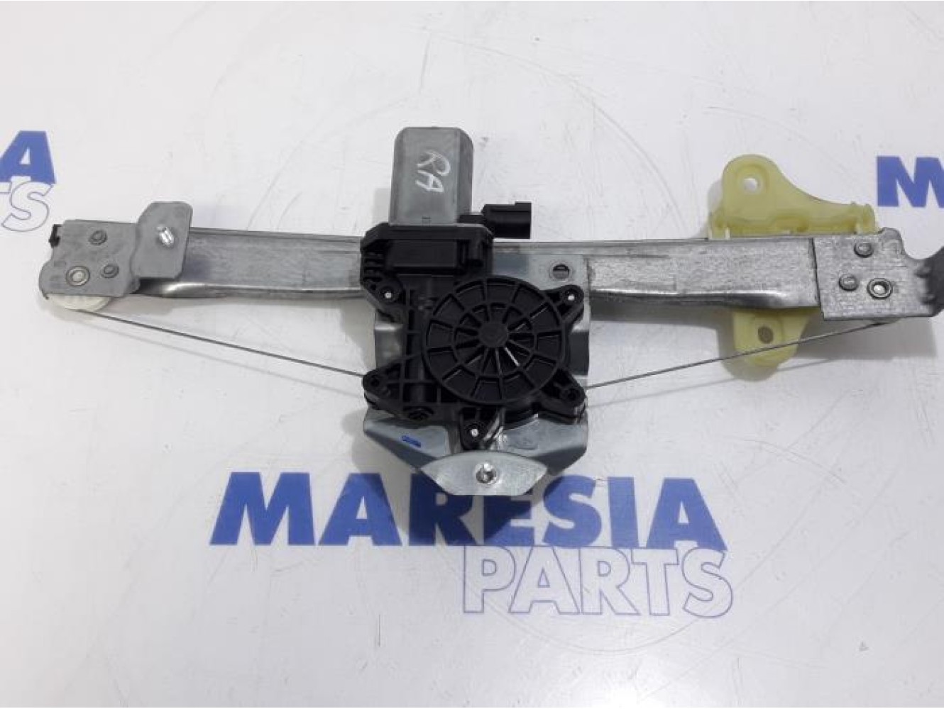 Renault - Captur - Rear door window mechanism 4-door, right