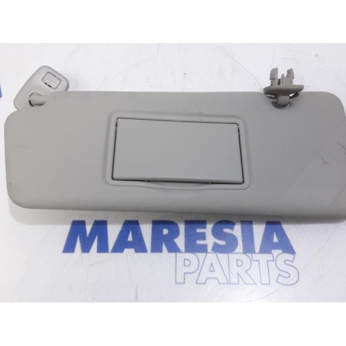 Renault - Captur - Sun visor