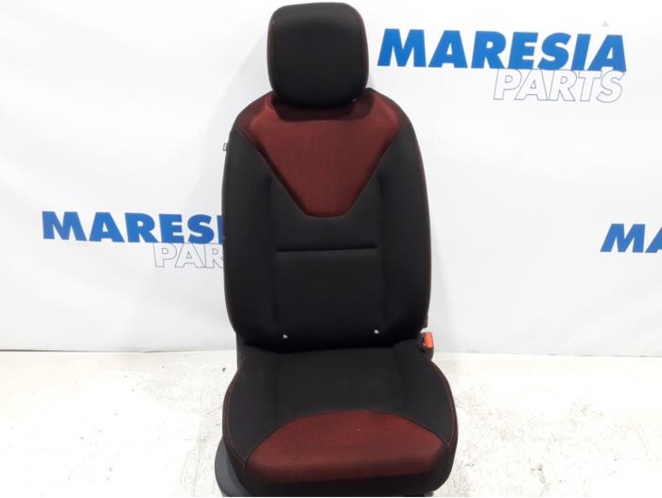 Renault - Clio - Seat, right