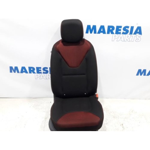 Renault - Clio - Seat, right