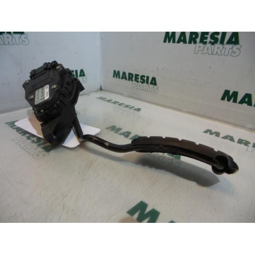 Renault - Laguna - Throttle pedal position sensor