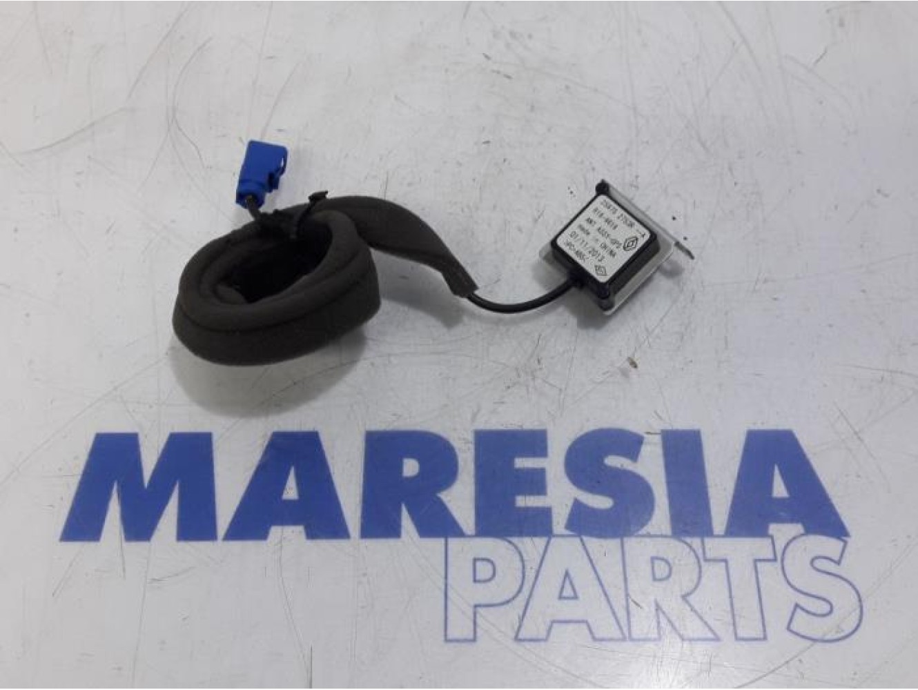 Renault - Clio - GPS antenna