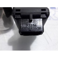 Renault - Clio - Mirror switch
