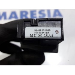 Renault - Clio - Steering wheel mounted radio control