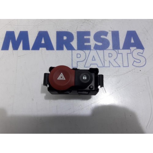 Renault - Modus - Panic lighting switch