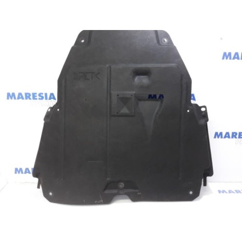 Renault - Megane - Engine protection panel