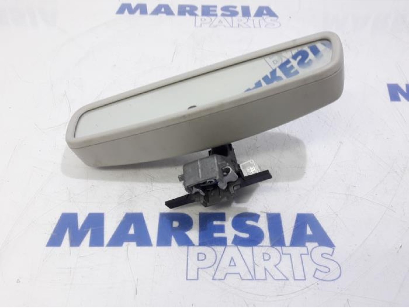 Renault - Megane - Rear view mirror